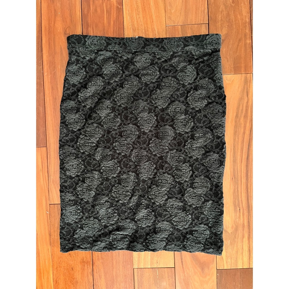 NWT Maeve Anthropologie Gray Lace Rosette Pencil Skirt Size Large - Picture 2 of 7